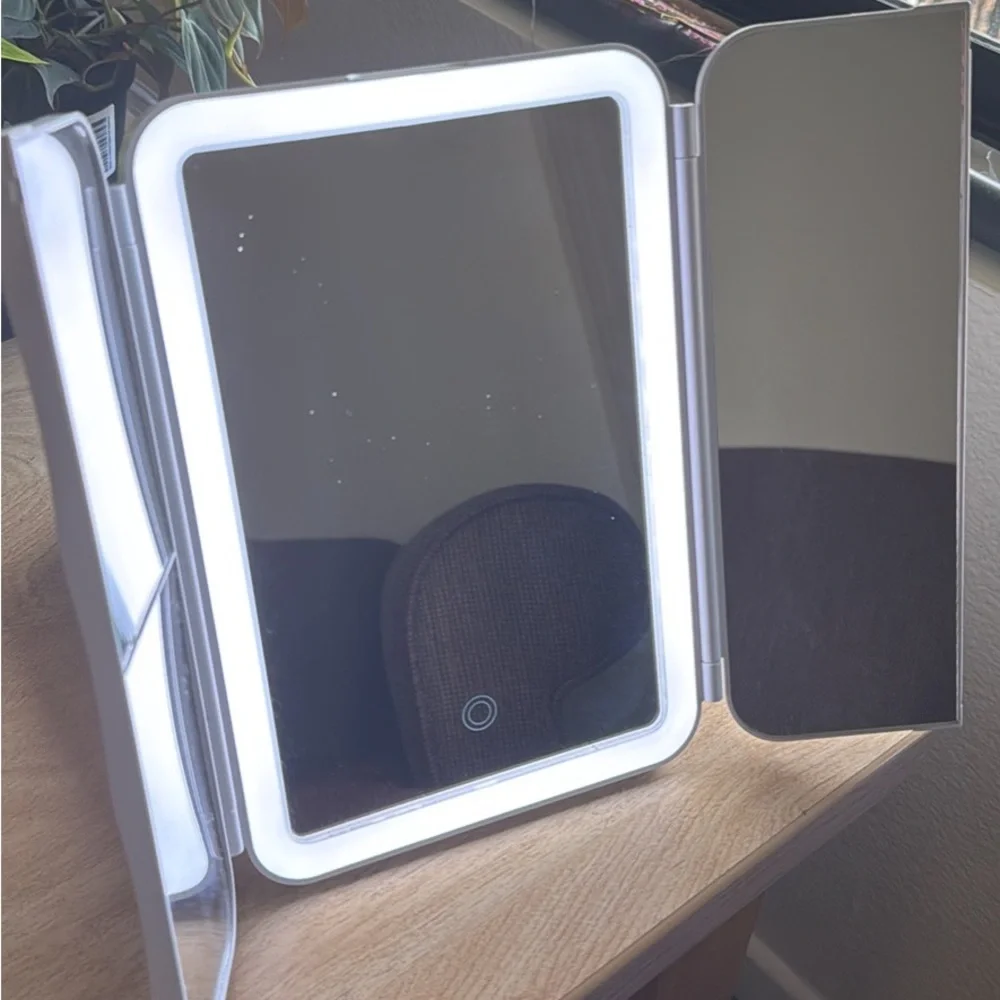 LED Vanity Mirror - Picture 8 of 9